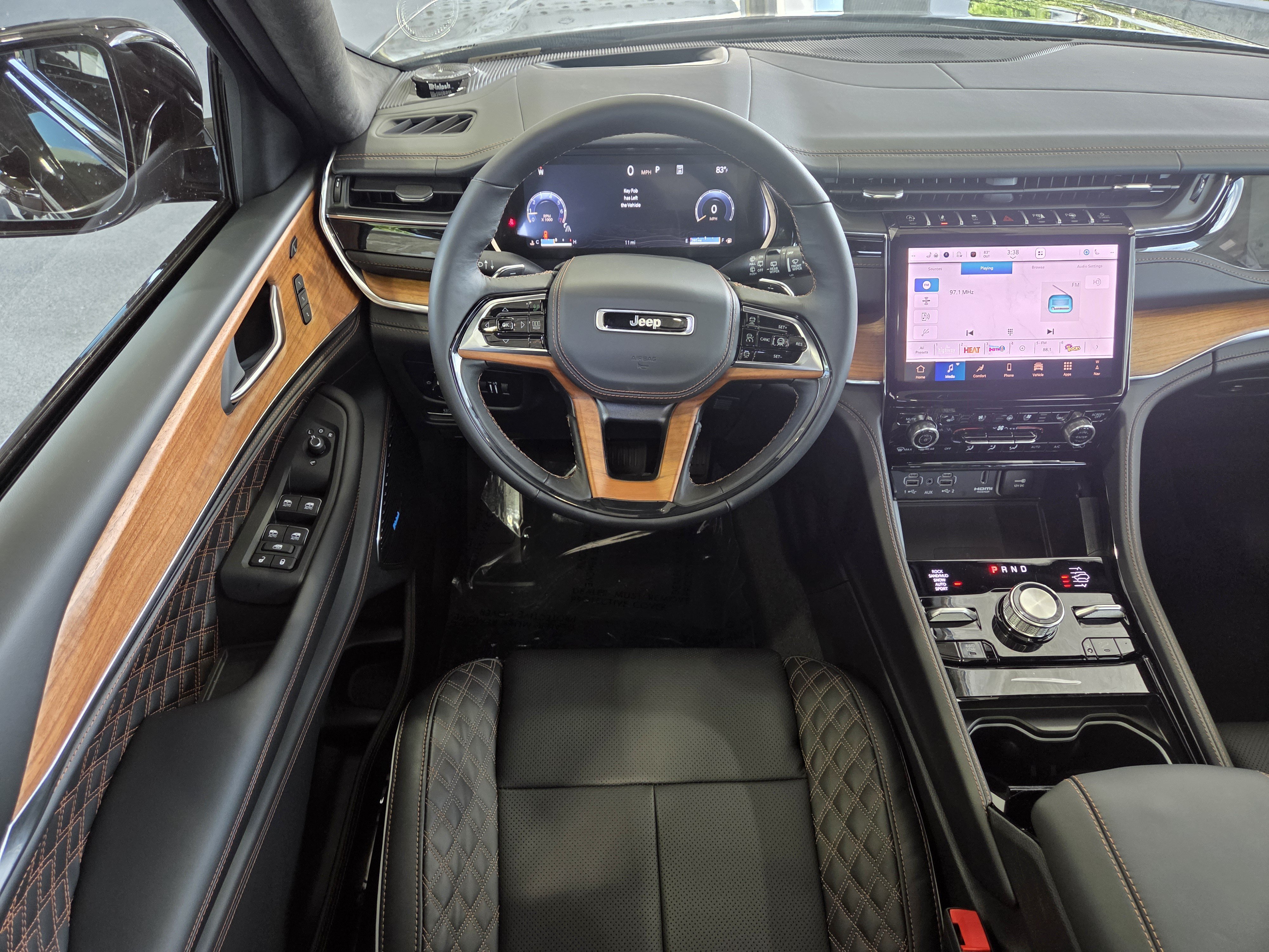 New 2025 Jeep Grand Cherokee L Summit AWD/4WD image 17