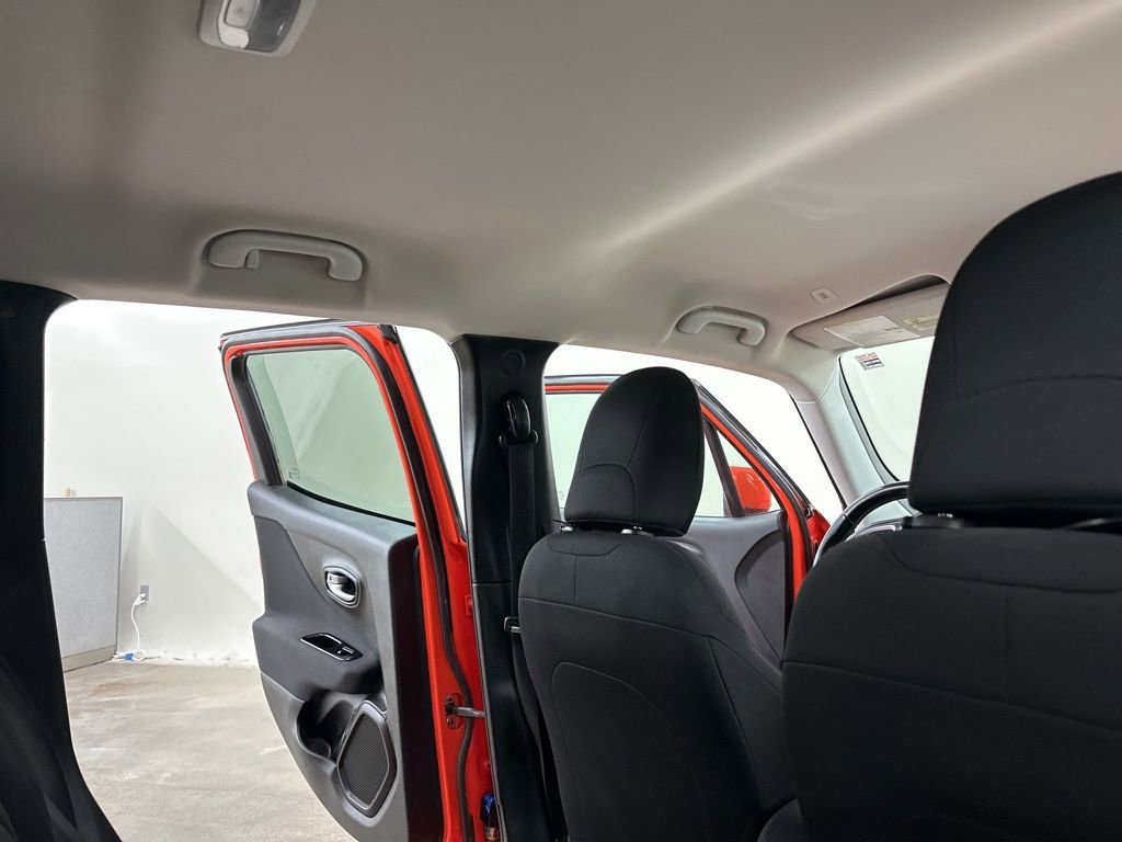 Used 2020 Jeep Renegade Latitude image 20