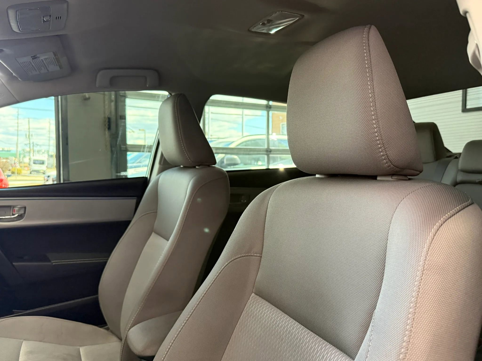 Used 2016 Toyota Corolla LE FWD image 10