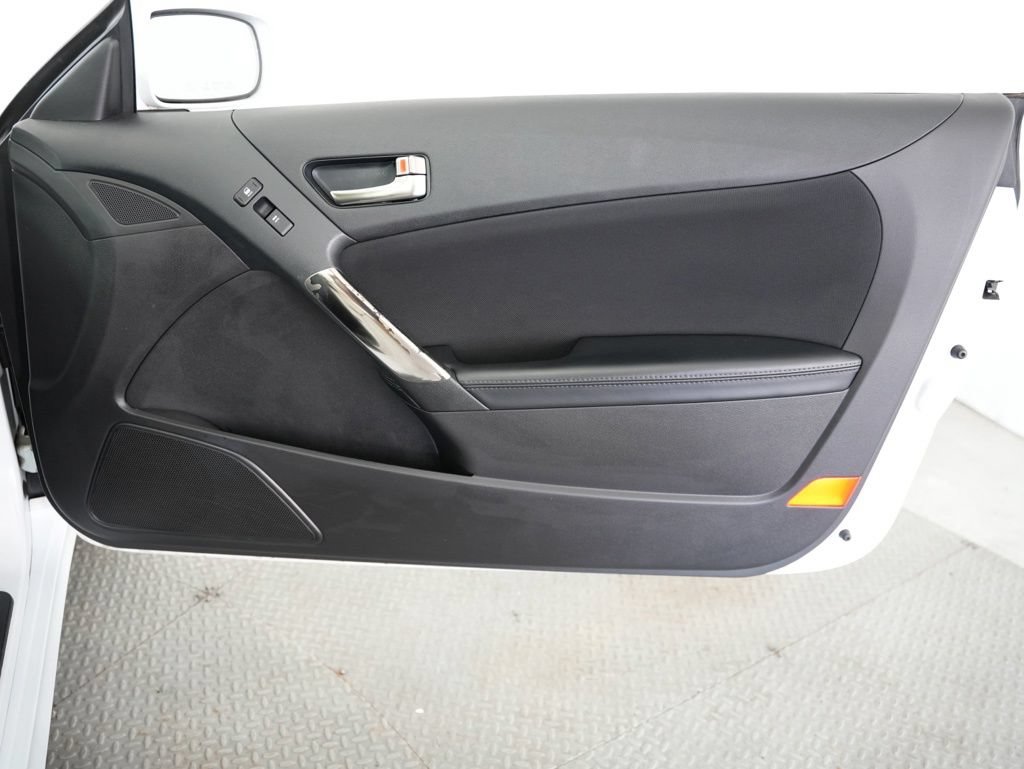 Used 2015 Hyundai Genesis 3.8 RWD image 45