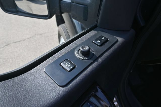 Used 2015 Ford F450 Platinum w/ FX4 Off Road Package AWD/4WD image 9
