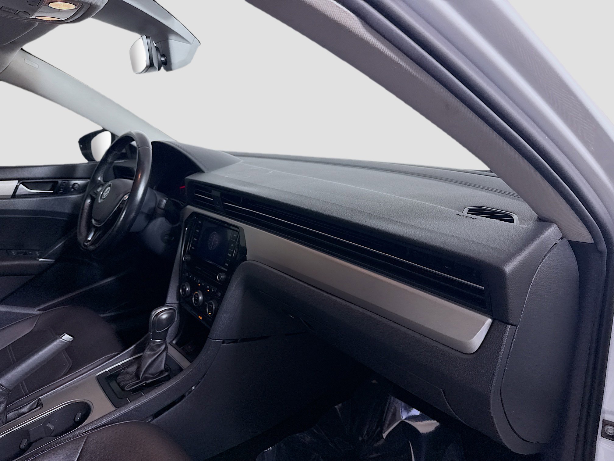 Used 2020 Volkswagen Passat 2.0T SE image 30