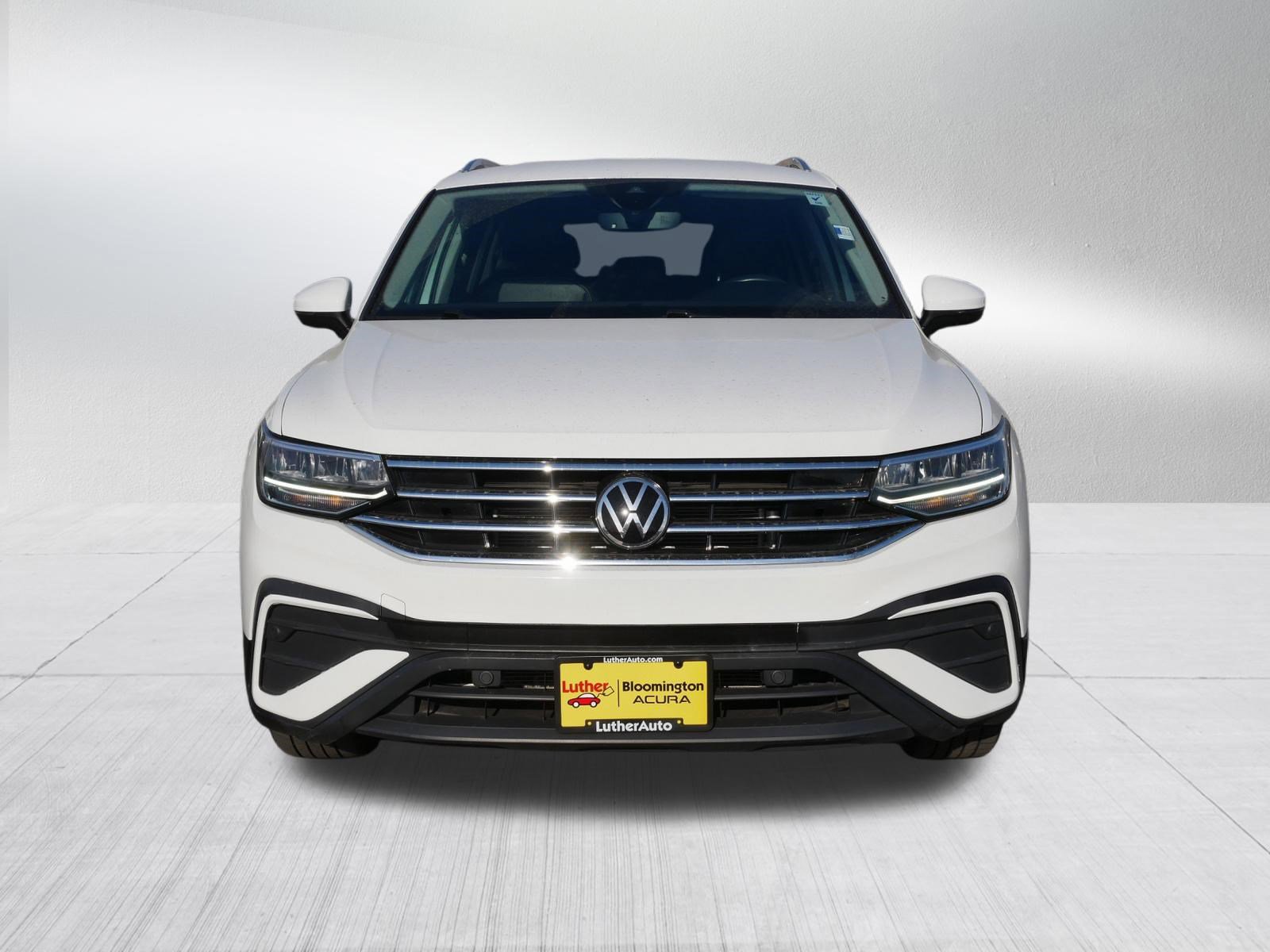 Used 2022 Volkswagen Tiguan SE AWD/4WD image 2