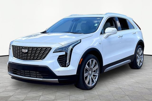 Certified 2023 Cadillac XT4 Premium Luxury w/ Technology Package AWD/4WD image 3