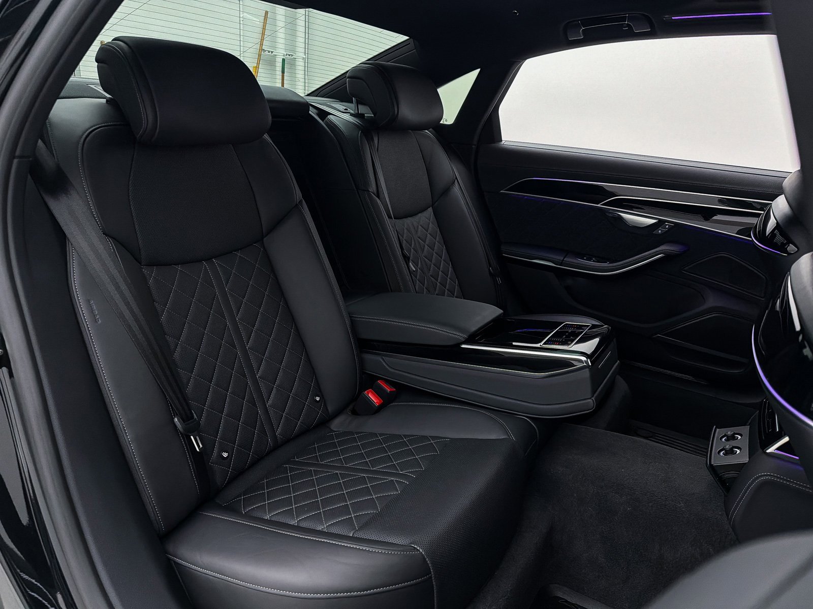 Used 2024 Audi S8 4.0T image 44