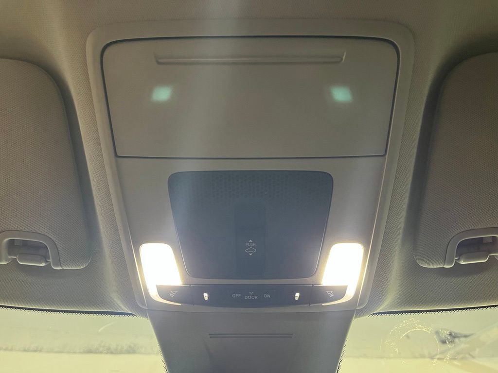 Used 2022 Honda Civic Touring image 9