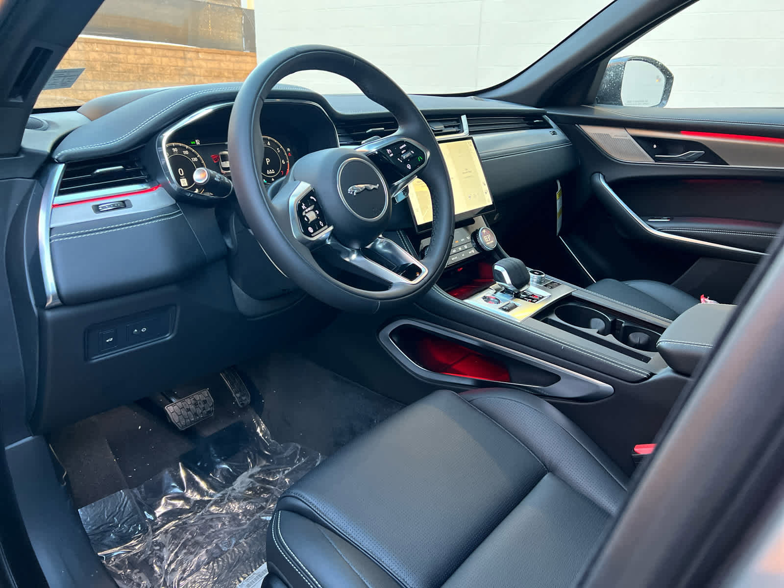 Used 2025 Jaguar F-PACE R-Dynamic S image 12