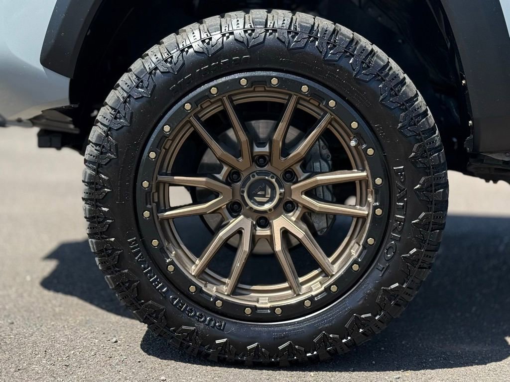 Used 2019 Toyota Tacoma TRD Off-Road AWD/4WD image 9