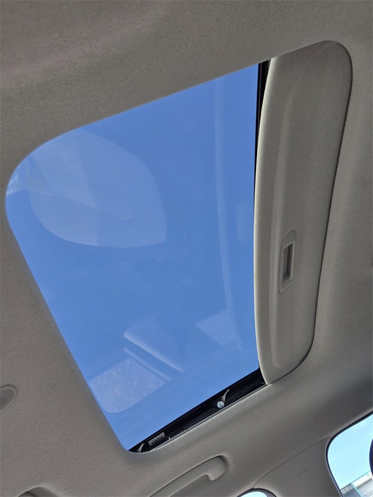 Certified 2025 Hyundai Venue SEL image 20