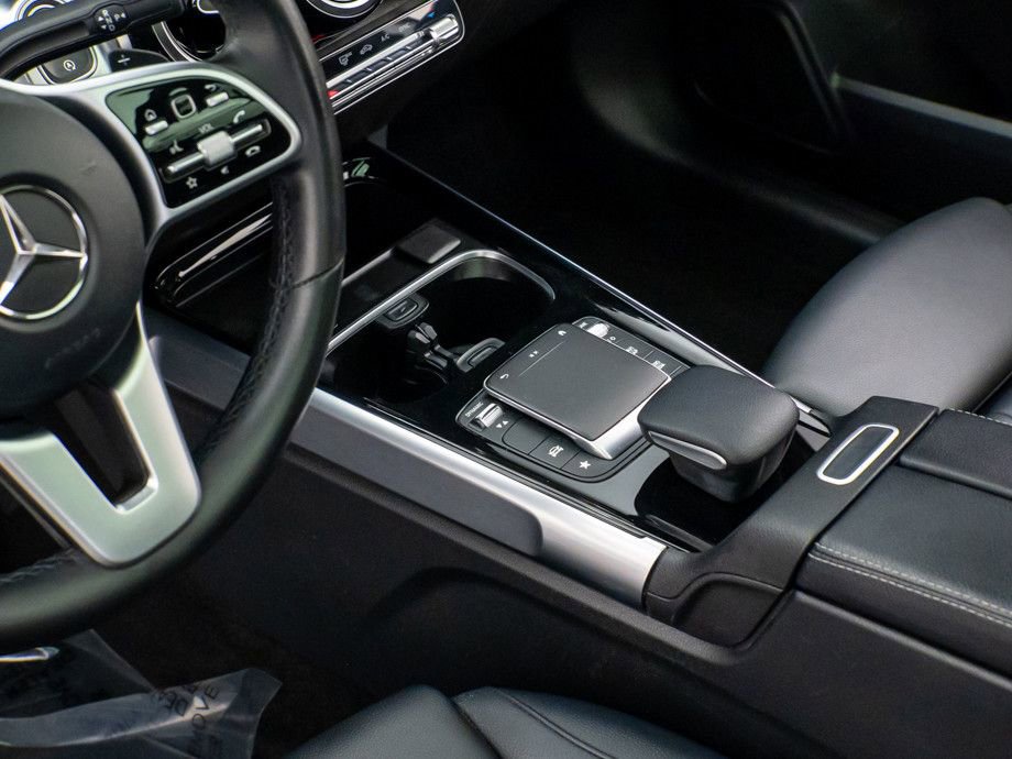 Used 2021 Mercedes-Benz GLB 250 4MATIC w/ Premium Package image 13