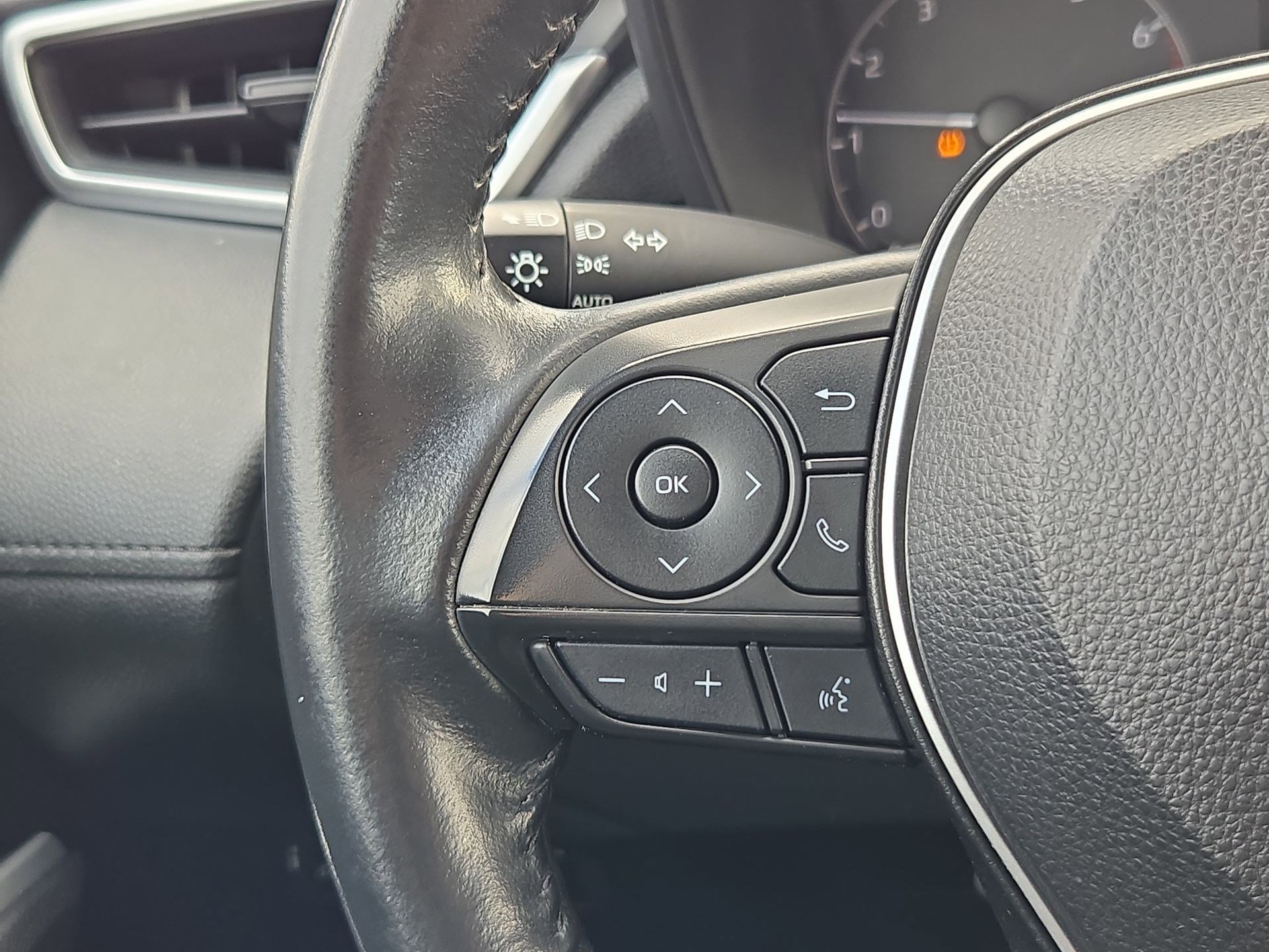 Used 2023 Toyota Corolla Cross S AWD/4WD image 17