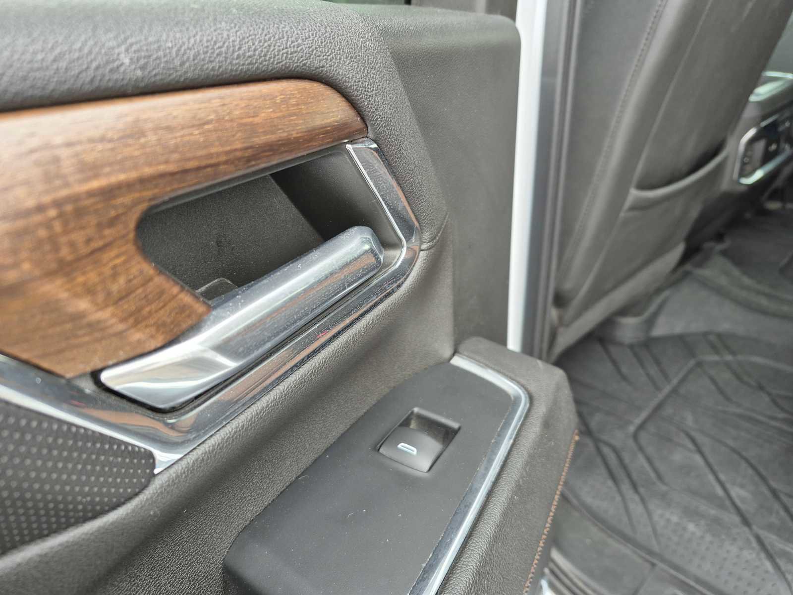 Used 2024 Chevrolet Silverado 3500 High Country w/ Technology Package image 33