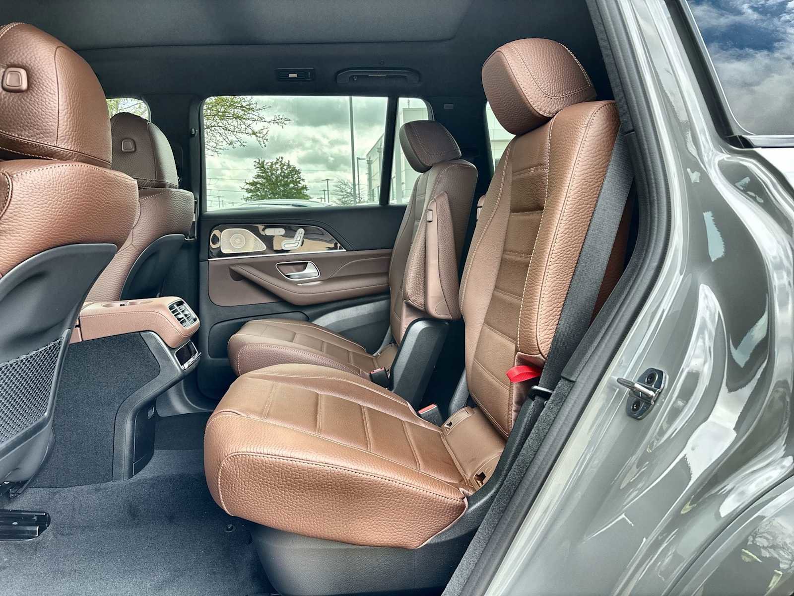New 2026 Mercedes-Benz GLS 450 4MATIC image 4