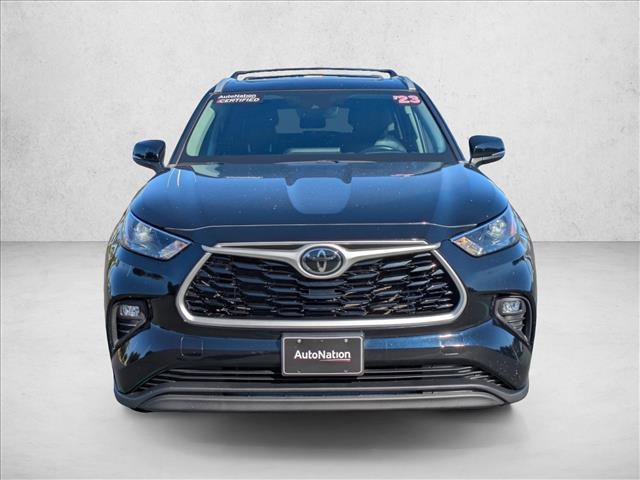 Used 2023 Toyota Highlander XLE image 2