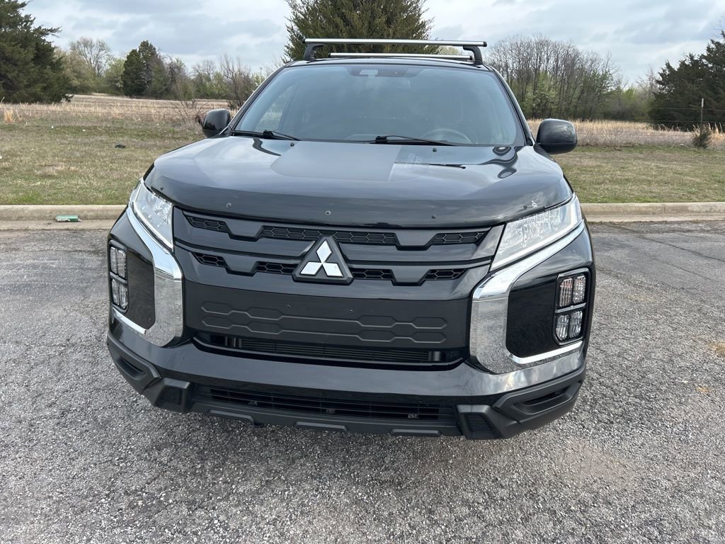 Used 2025 Mitsubishi Outlander Sport SE image 2