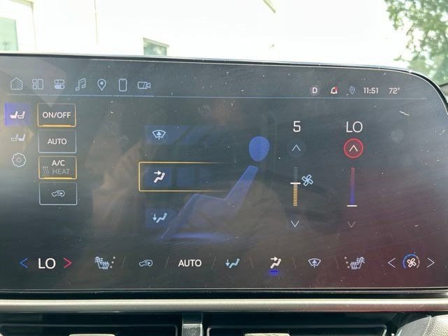 Used 2025 Chevrolet Equinox EV RS FWD image 32