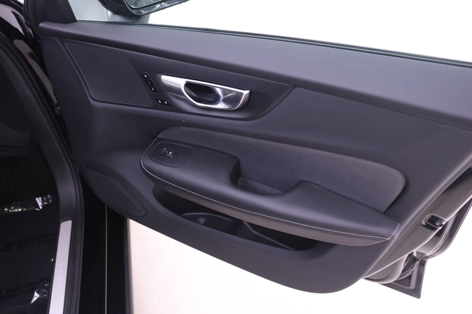 Certified 2024 Volvo S60 B5 Plus w/ Protection Package Premier FWD image 23