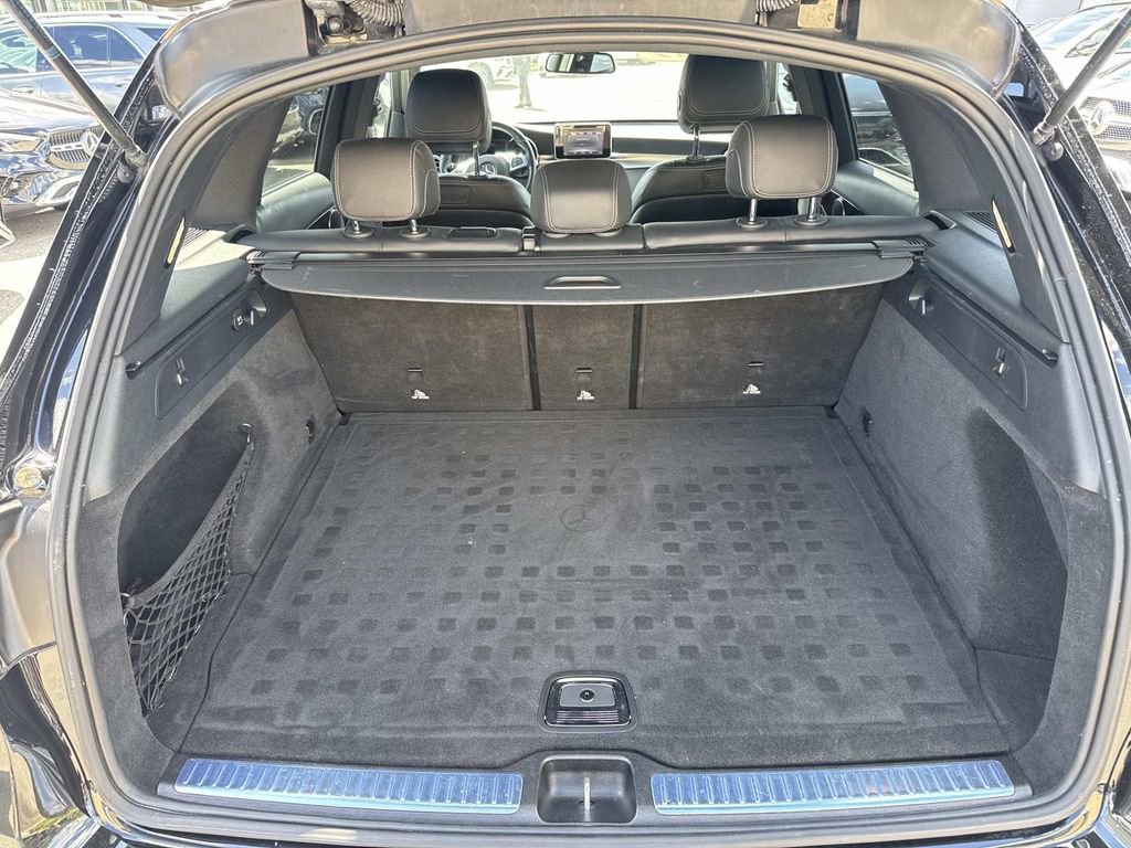 Used 2019 Mercedes-Benz GLC 300 image 8