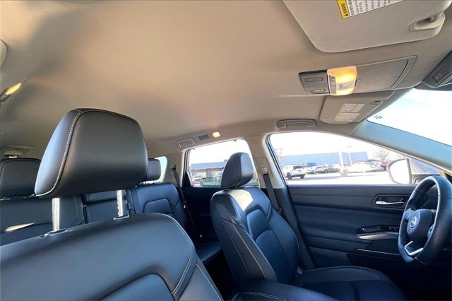 Certified 2025 Nissan Pathfinder SL image 20