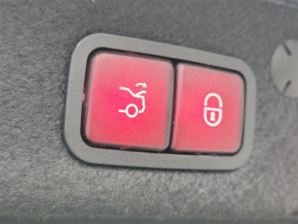 Used 2019 Mercedes-Benz C 300 Sedan image 12