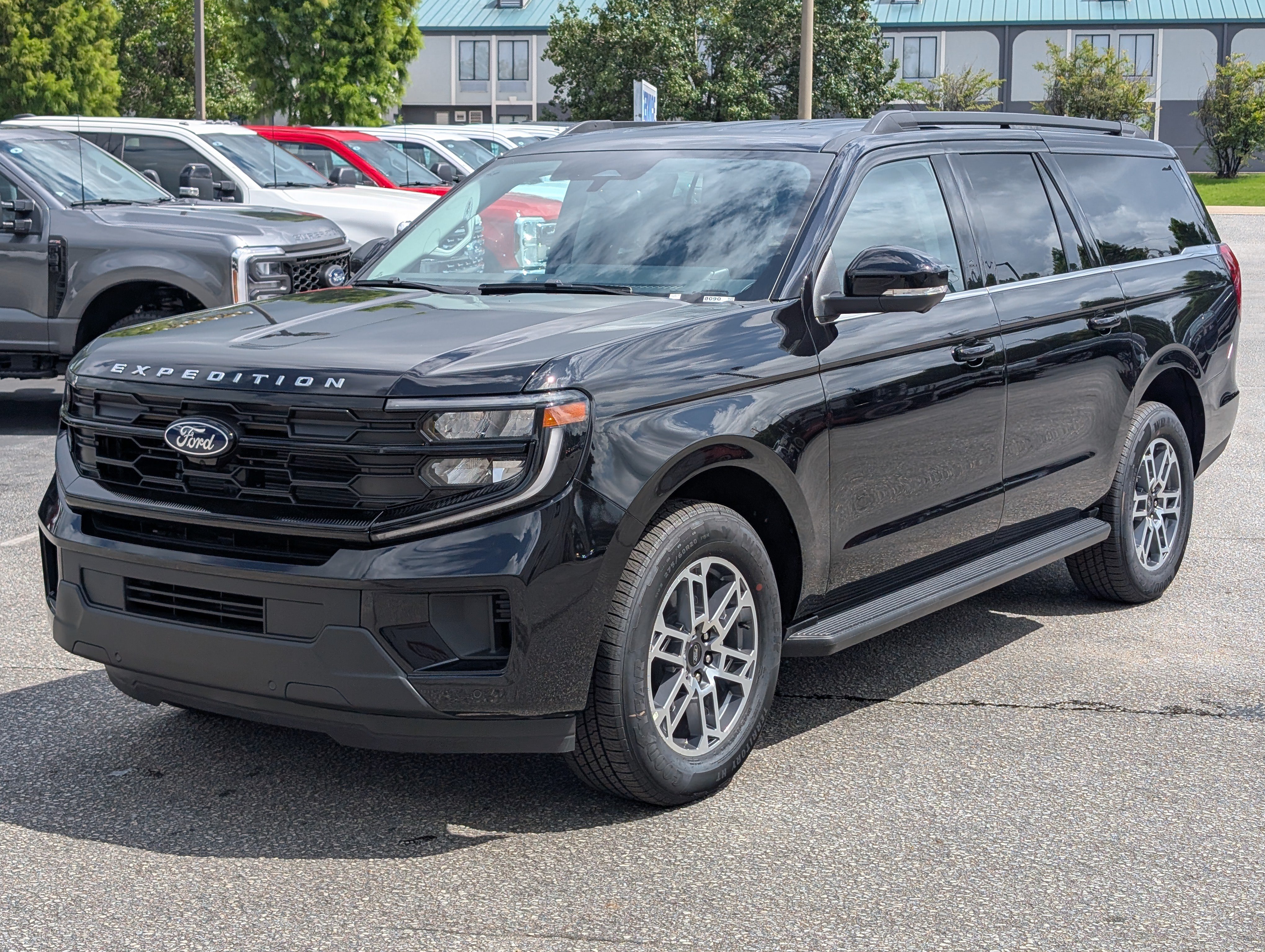 New 2026 Ford Expedition Max Active RWD image 2