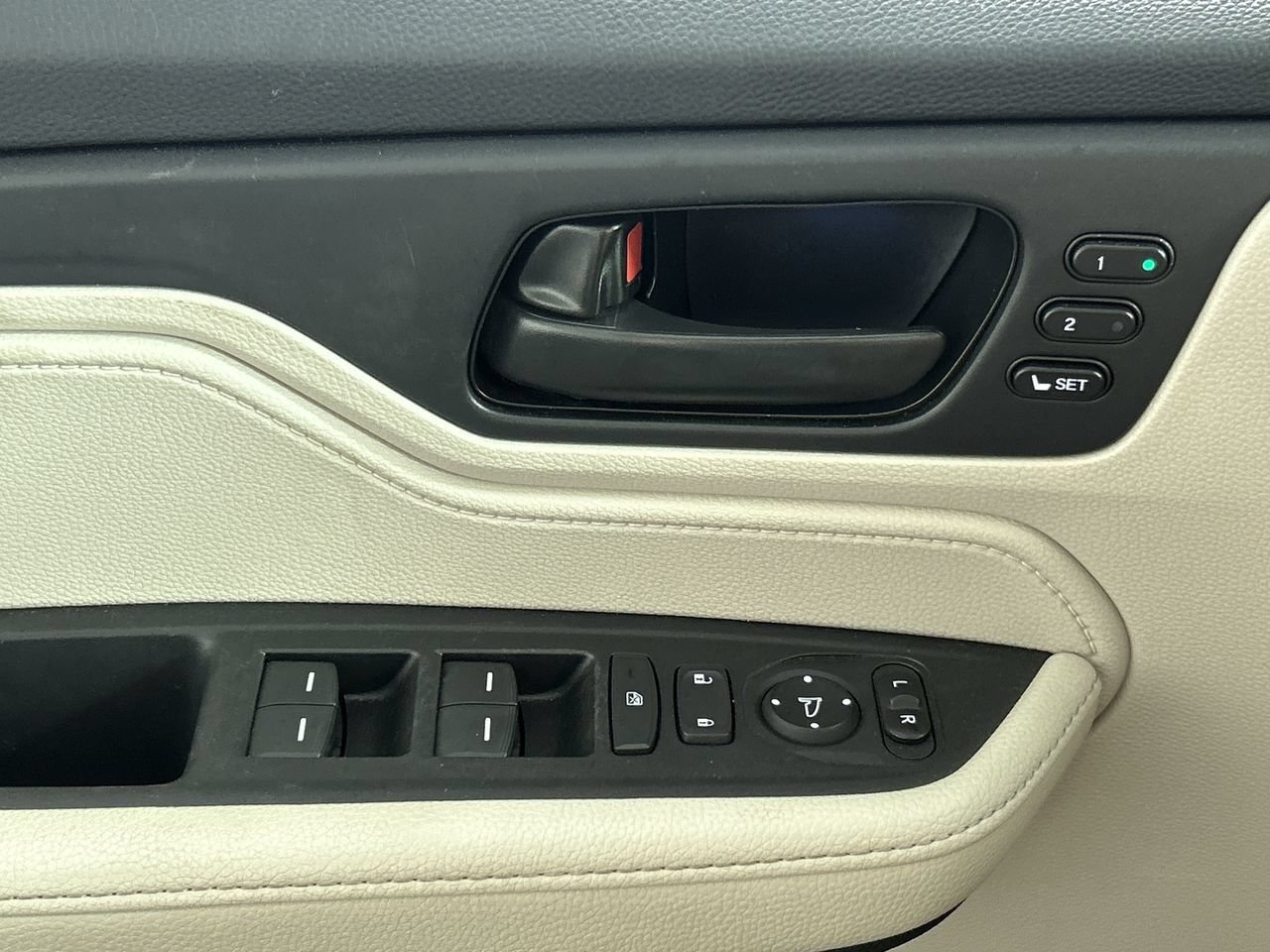 Used 2025 Honda Odyssey EX-L image 20