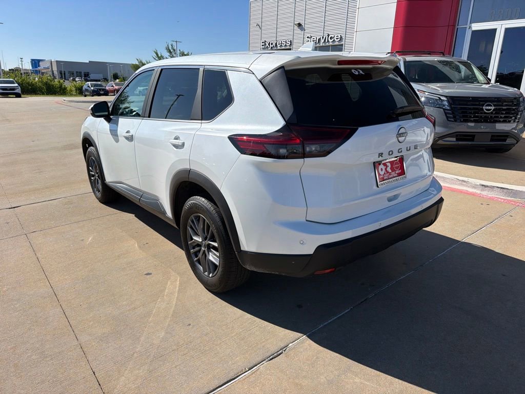 Used 2026 Nissan Rogue SV AWD/4WD image 3