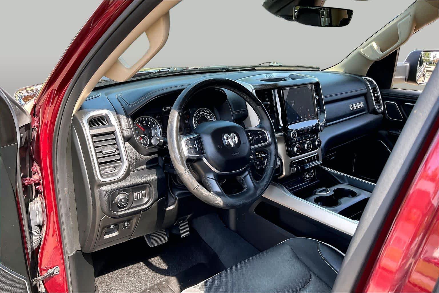 Used 2019 RAM 1500 Laramie AWD/4WD image 17