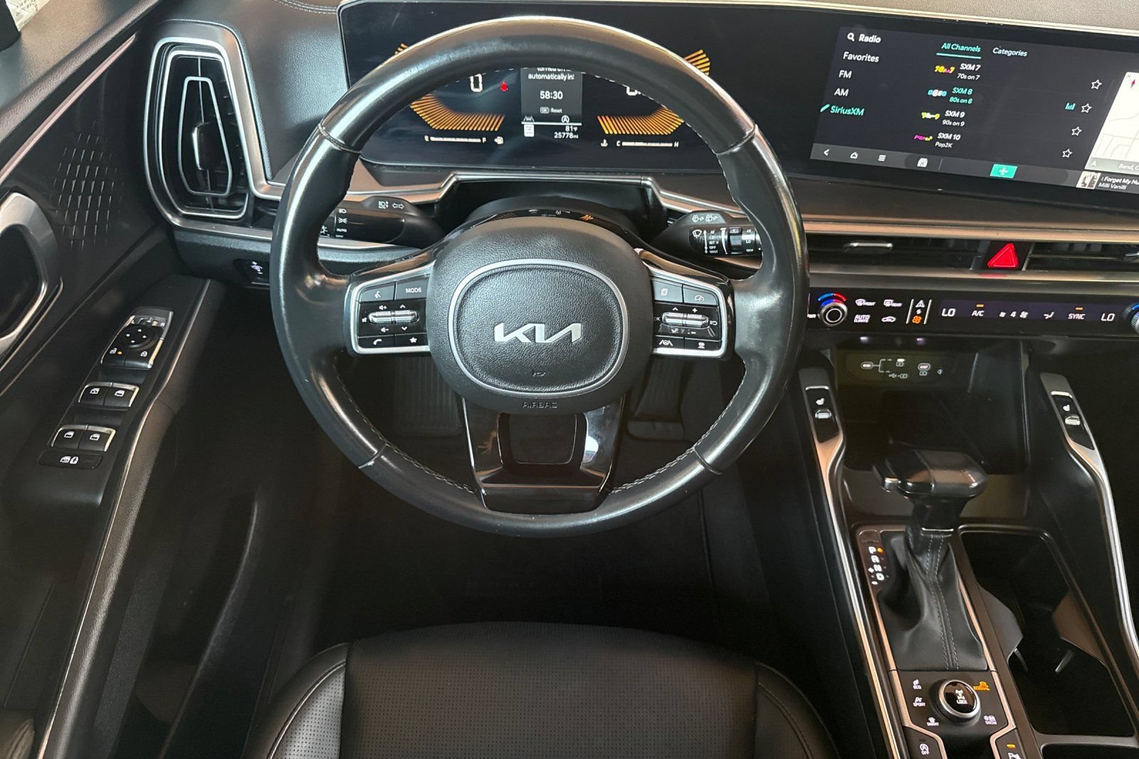 Used 2025 Kia Sorento S AWD/4WD image 14