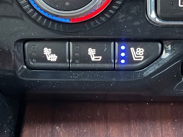 Used 2023 GMC Yukon XL Denali Ultimate image 27