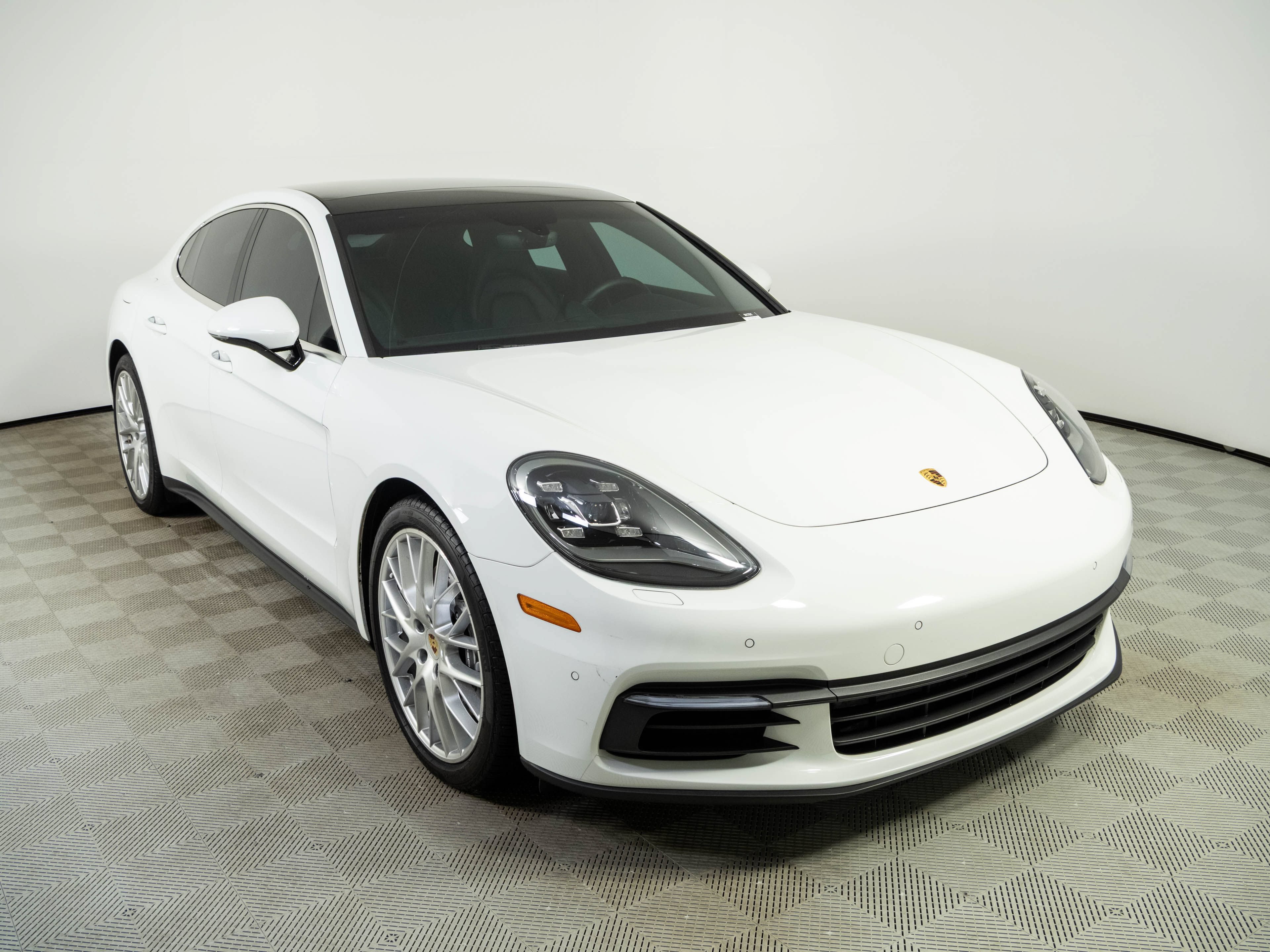 Used 2019 Porsche Panamera 4 AWD/4WD image 26