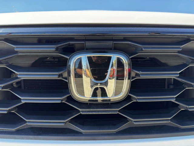 Used 2023 Honda Pilot Sport image 12
