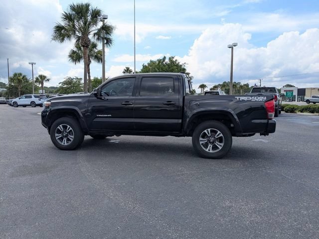 Used 2017 Toyota Tacoma TRD Sport w/ Tow Package (A/T) AWD/4WD image 6