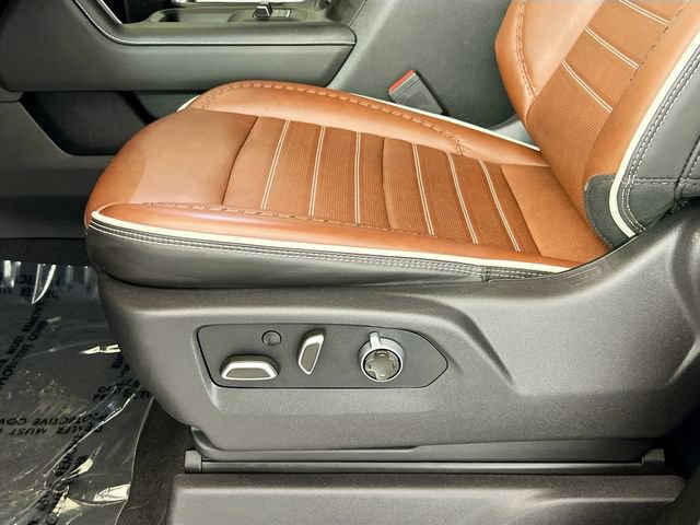 Used 2026 GMC Sierra 3500 Denali Ultimate AWD/4WD image 23