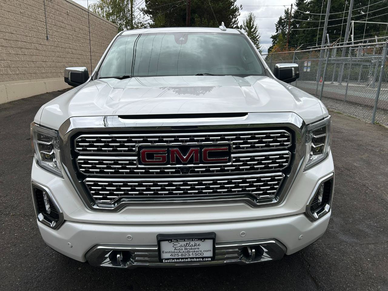 Used 2019 GMC Sierra 1500 Denali w/ Denali Ultimate Package AWD/4WD image 2