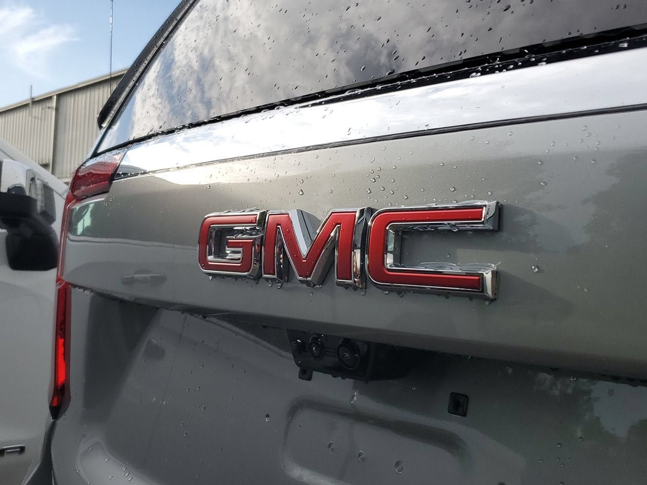 New 2026 GMC Yukon XL Elevation w/ Elevation Premium Package AWD/4WD image 7