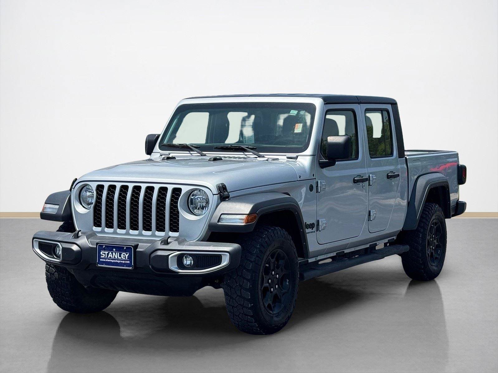 Used 2023 Jeep Gladiator Sport w/ Trailer Tow Package AWD/4WD image 3
