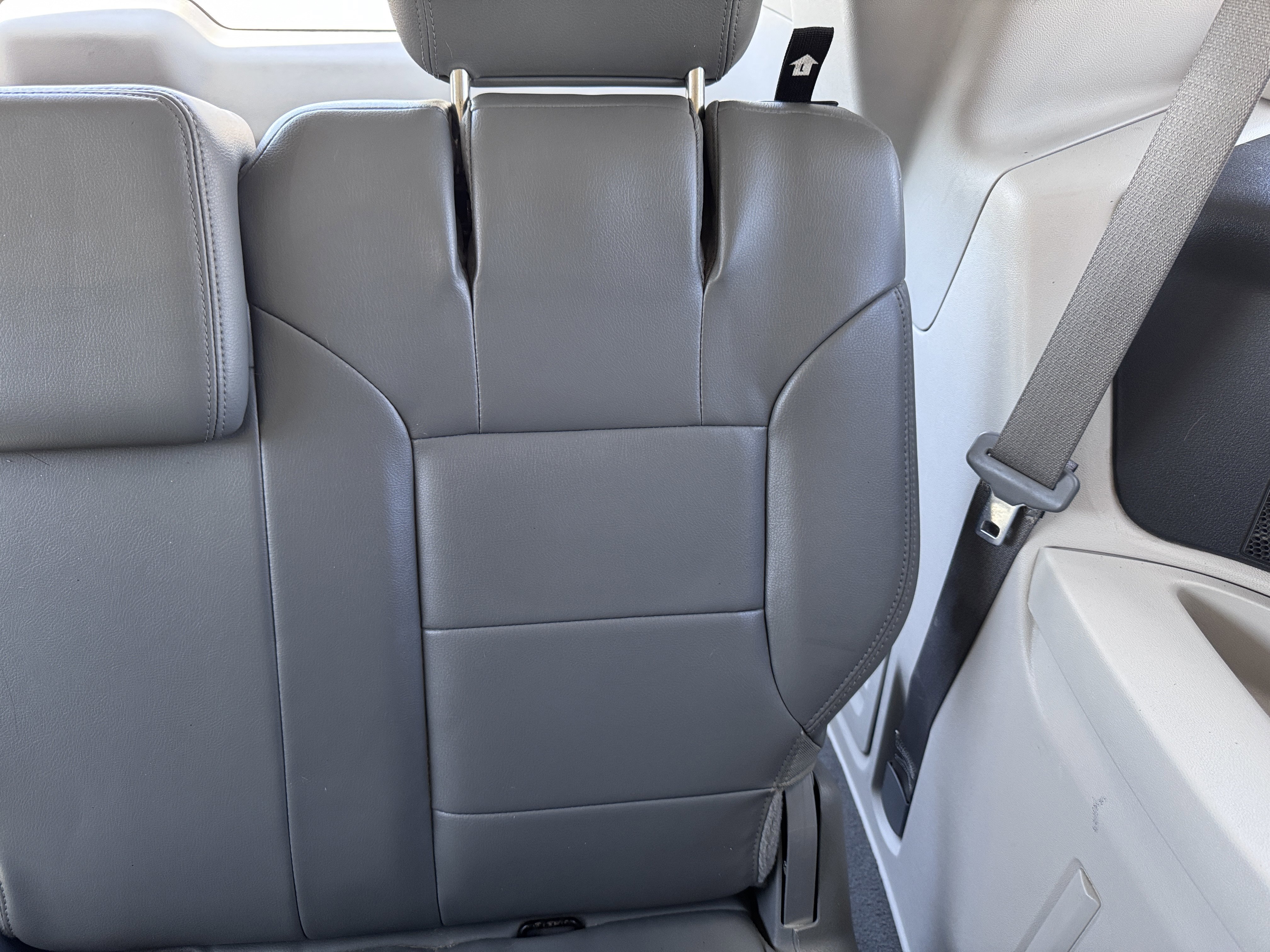 Used 2011 Volkswagen Routan SEL FWD image 40