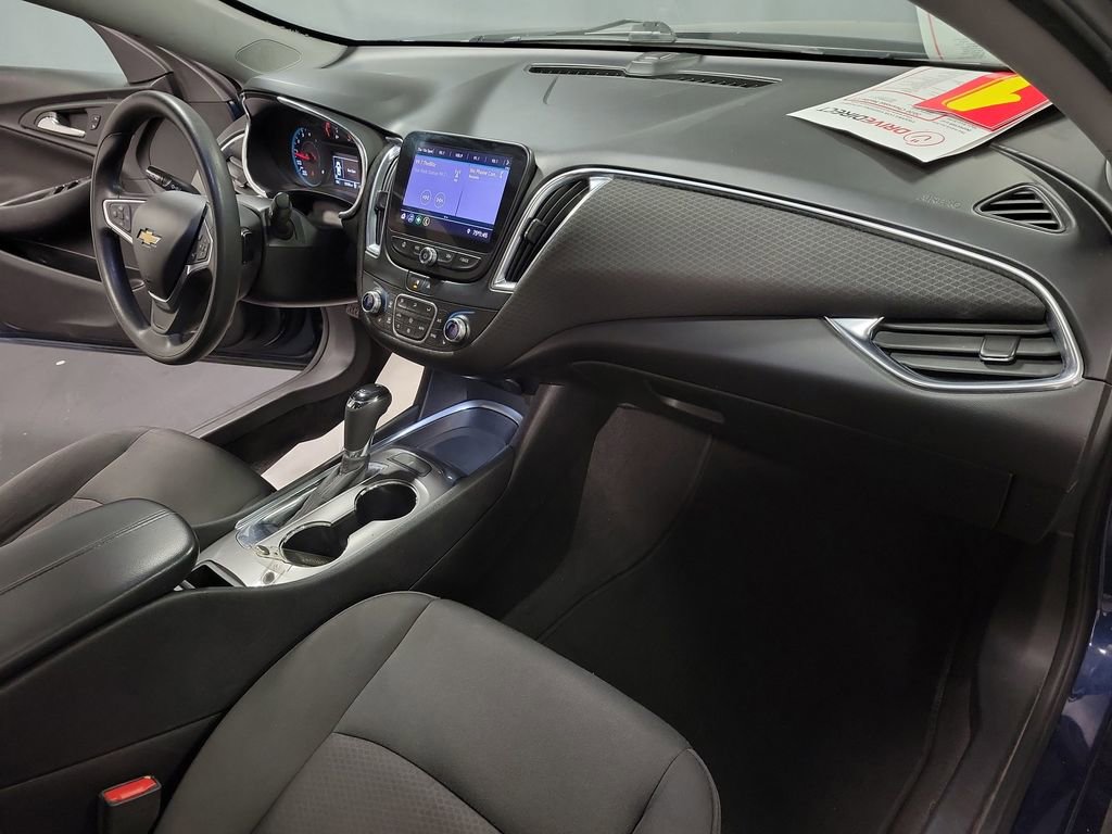 Used 2020 Chevrolet Malibu LT FWD image 24