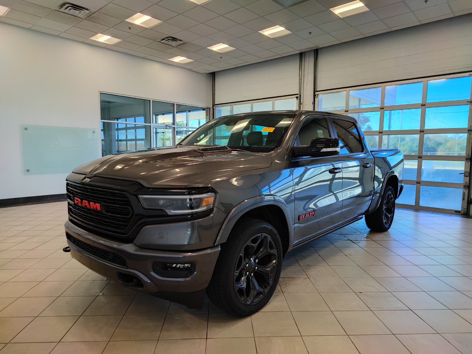 Used 2022 RAM 1500 Limited w/ (RED) Edition AWD/4WD image 7