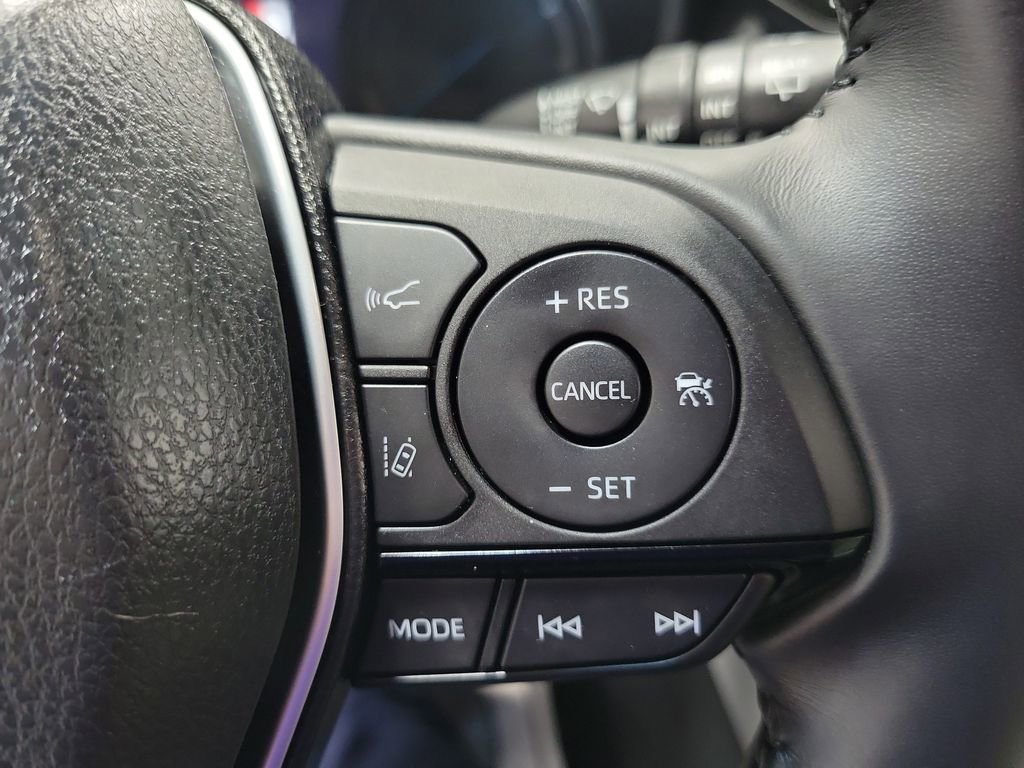 Used 2023 Toyota Venza XLE AWD/4WD image 34