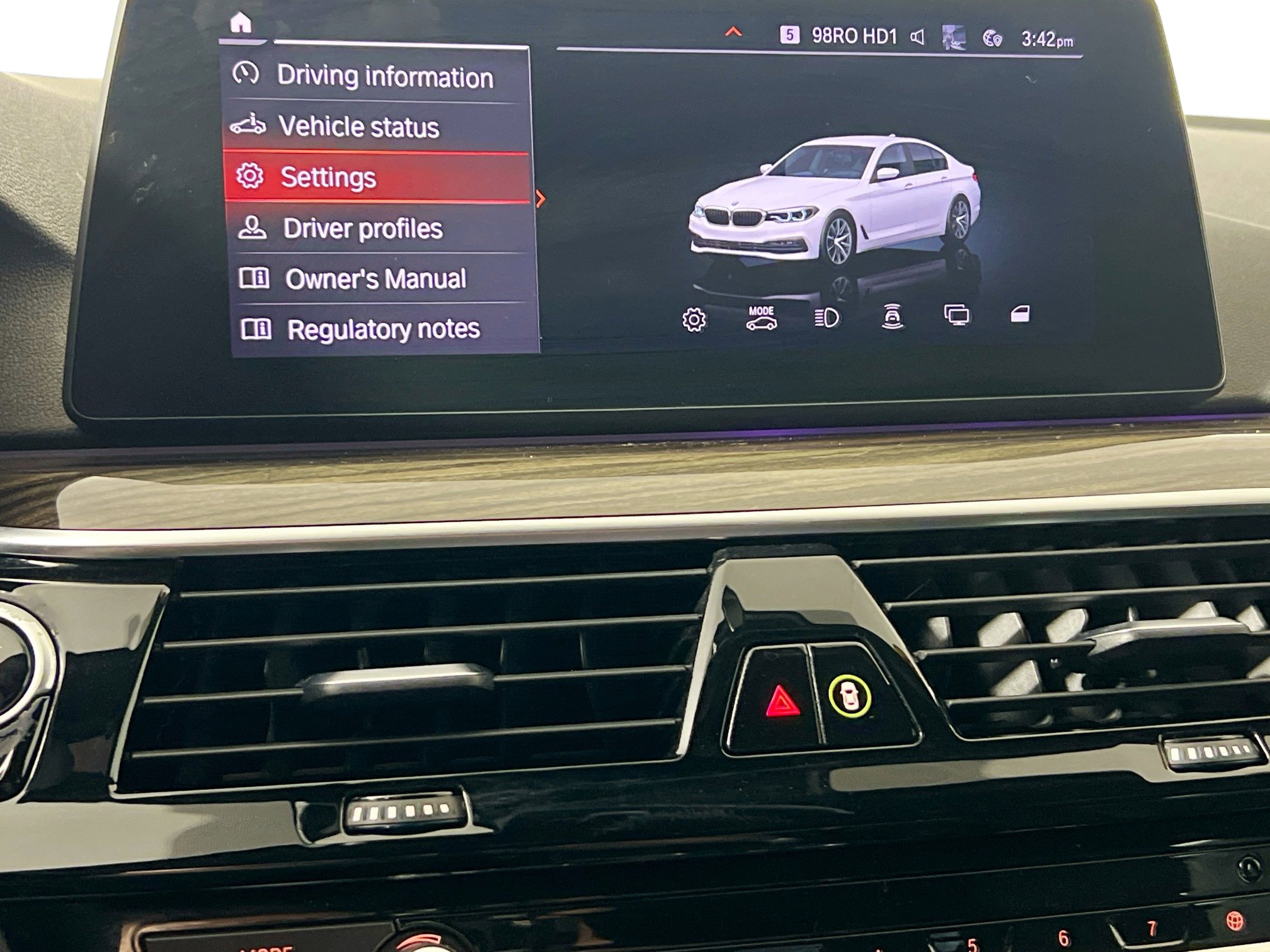 Used 2020 BMW 540i w/ Convenience Package image 28