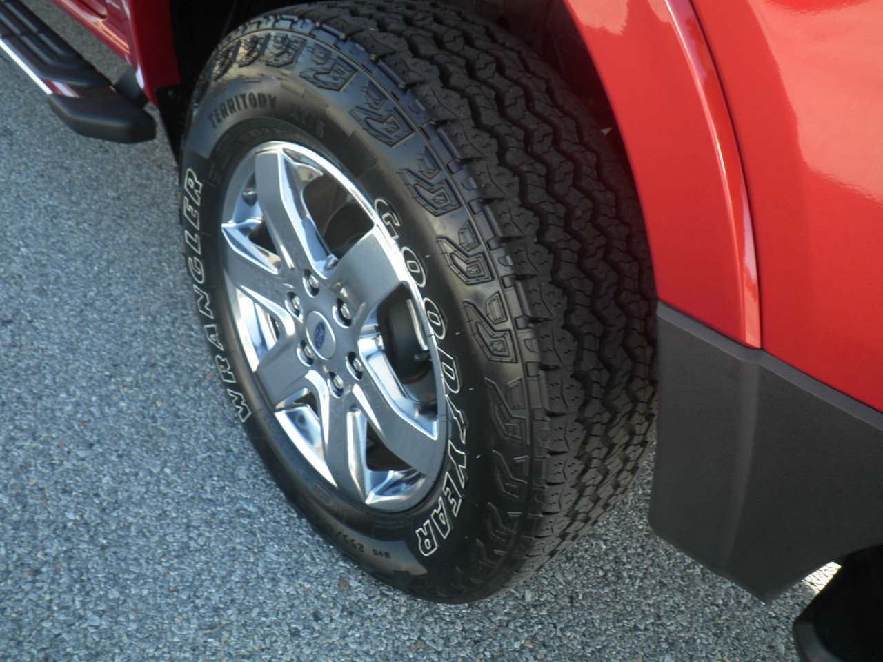 Certified 2024 Ford Ranger Lariat w/ FX4 Off-Road Package image 14