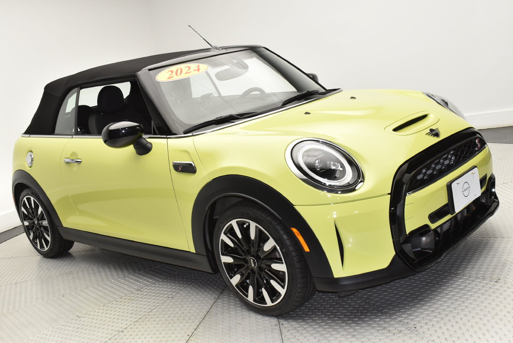 Used 2024 MINI Cooper S FWD image 3
