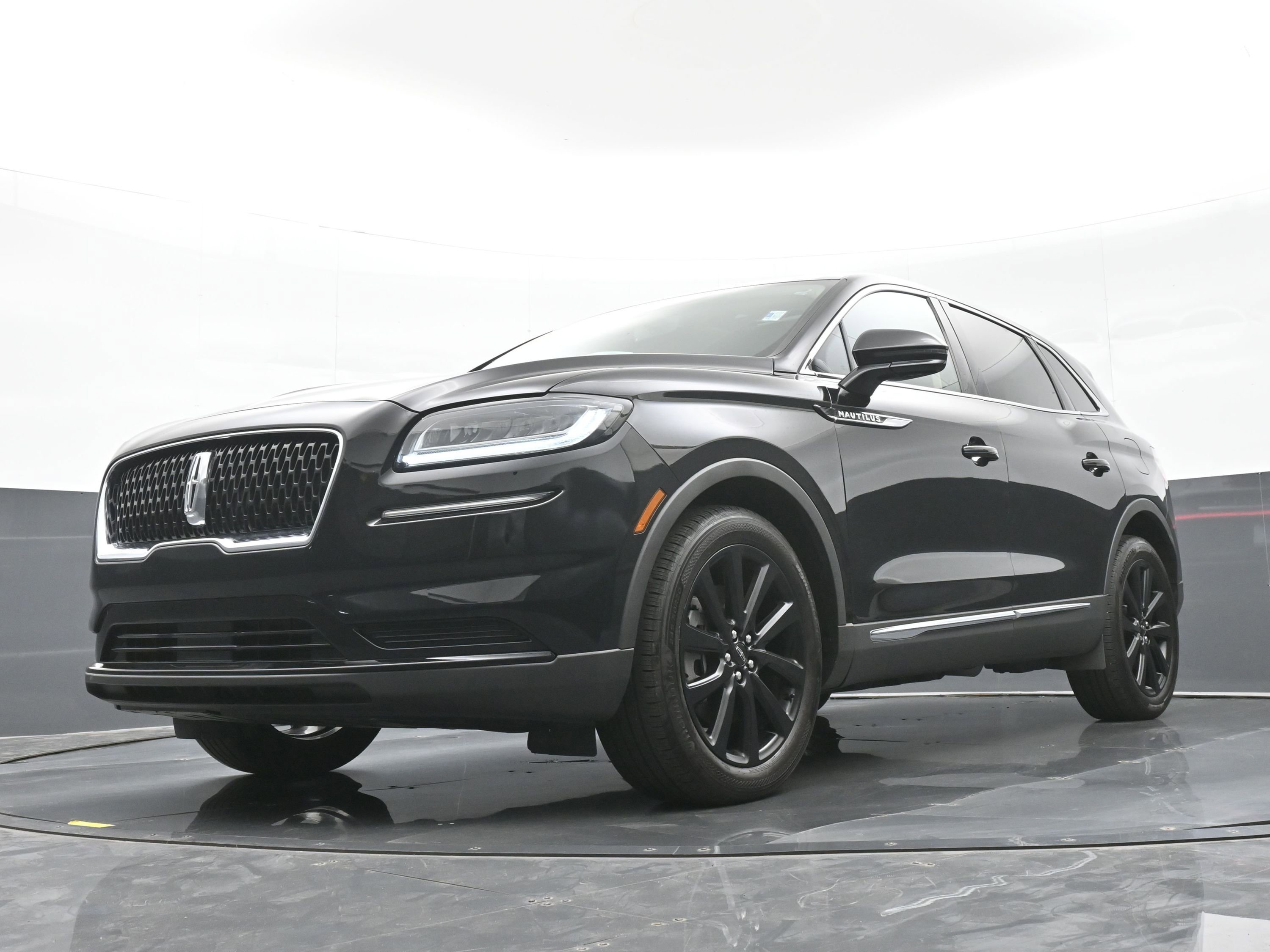 Used 2022 Lincoln Nautilus Reserve w/ Monochromatic Package AWD/4WD image 44