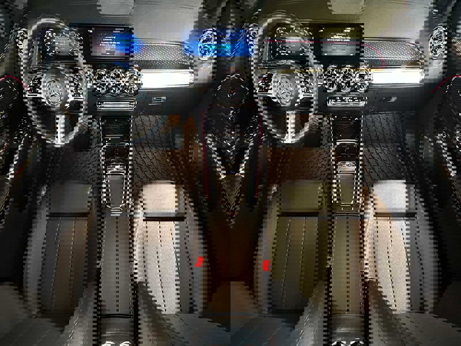 Used 2025 Mercedes-Benz GLB 250 4MATIC image 18