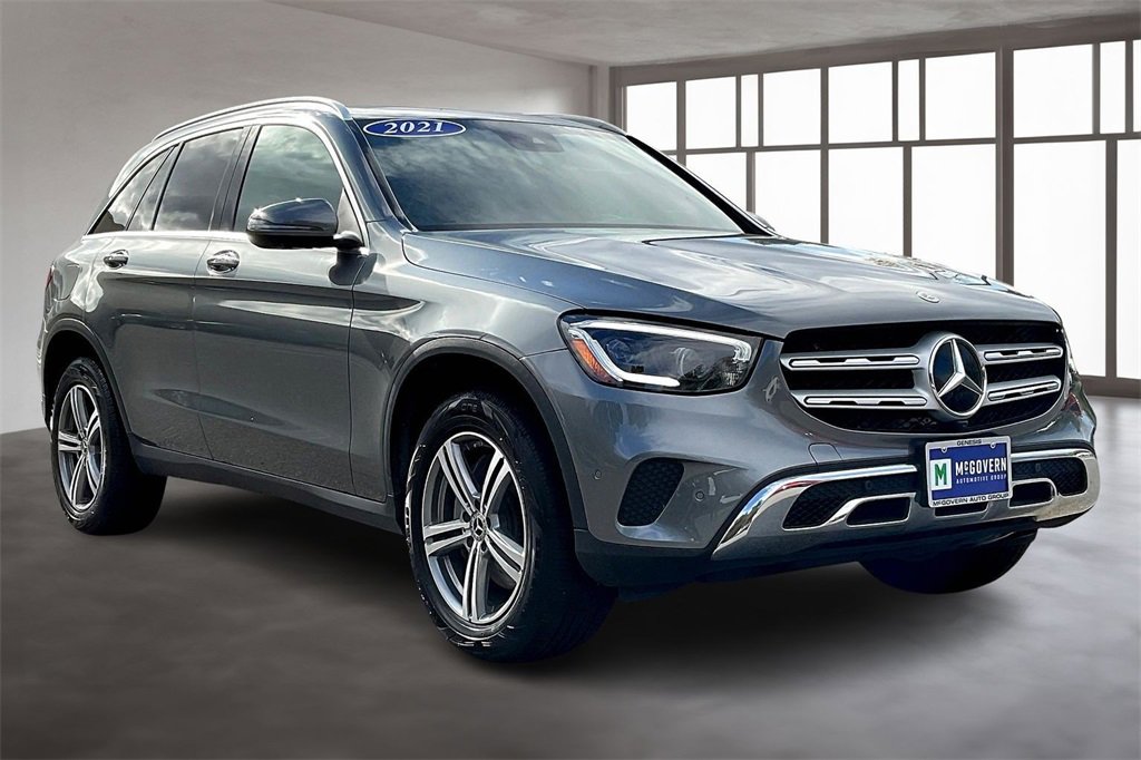 Used 2021 Mercedes-Benz GLC 300 4MATIC image 3