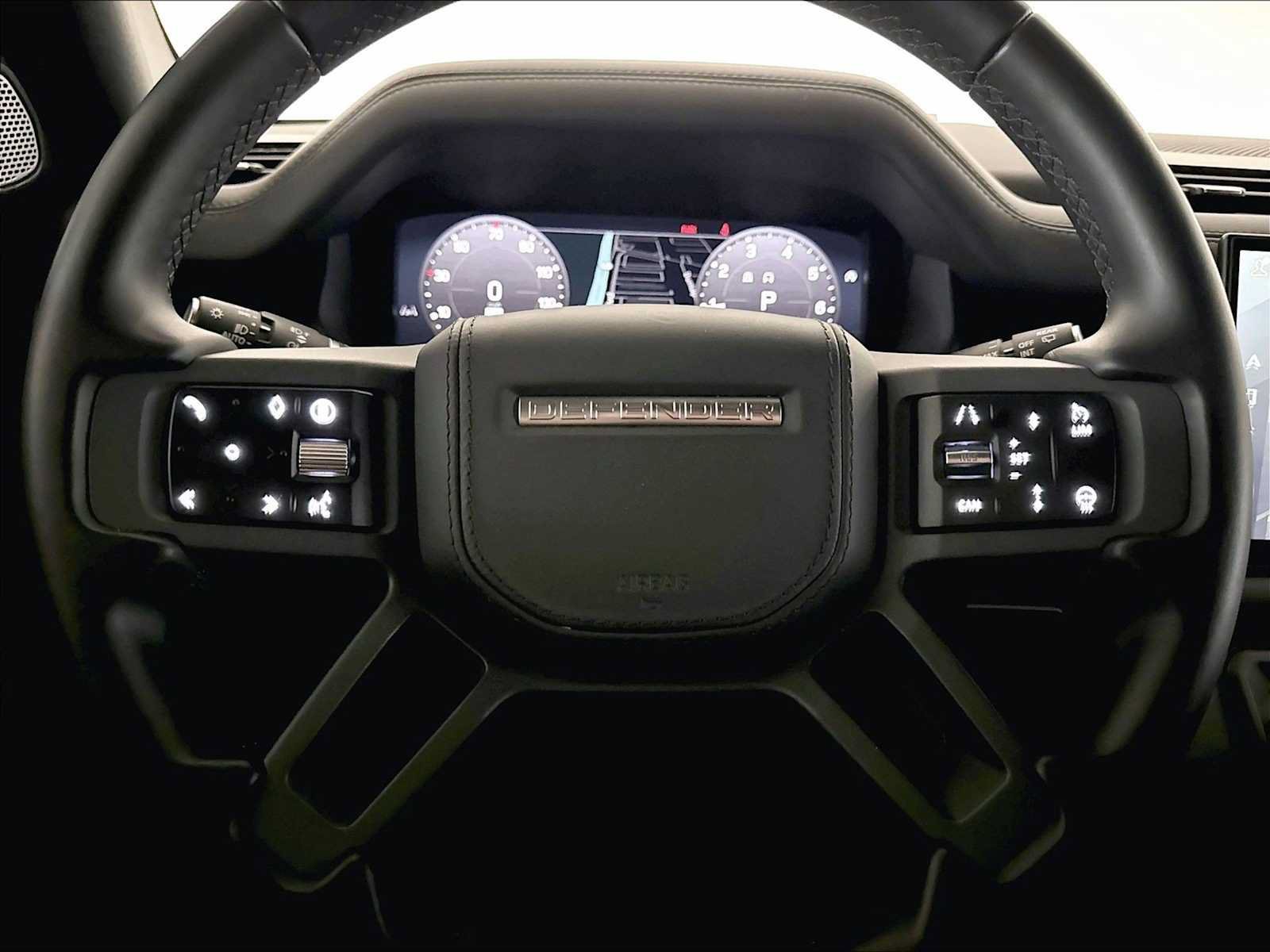 Used 2024 Land Rover Defender 130 X-Dynamic SE AWD/4WD image 18