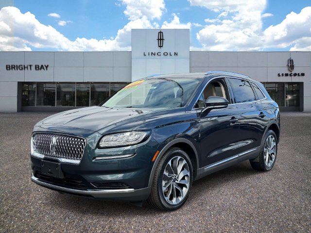 Used 2023 Lincoln Nautilus Reserve AWD/4WD image 2