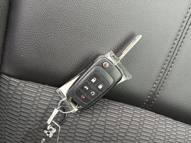 Used 2015 Chevrolet Impala LT w/ Convenience Package FWD image 35